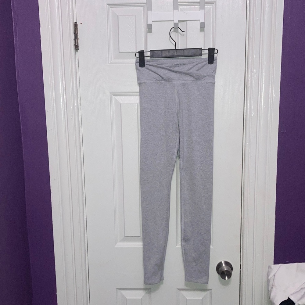 Carbon38 Heather Gray Women's Leggings